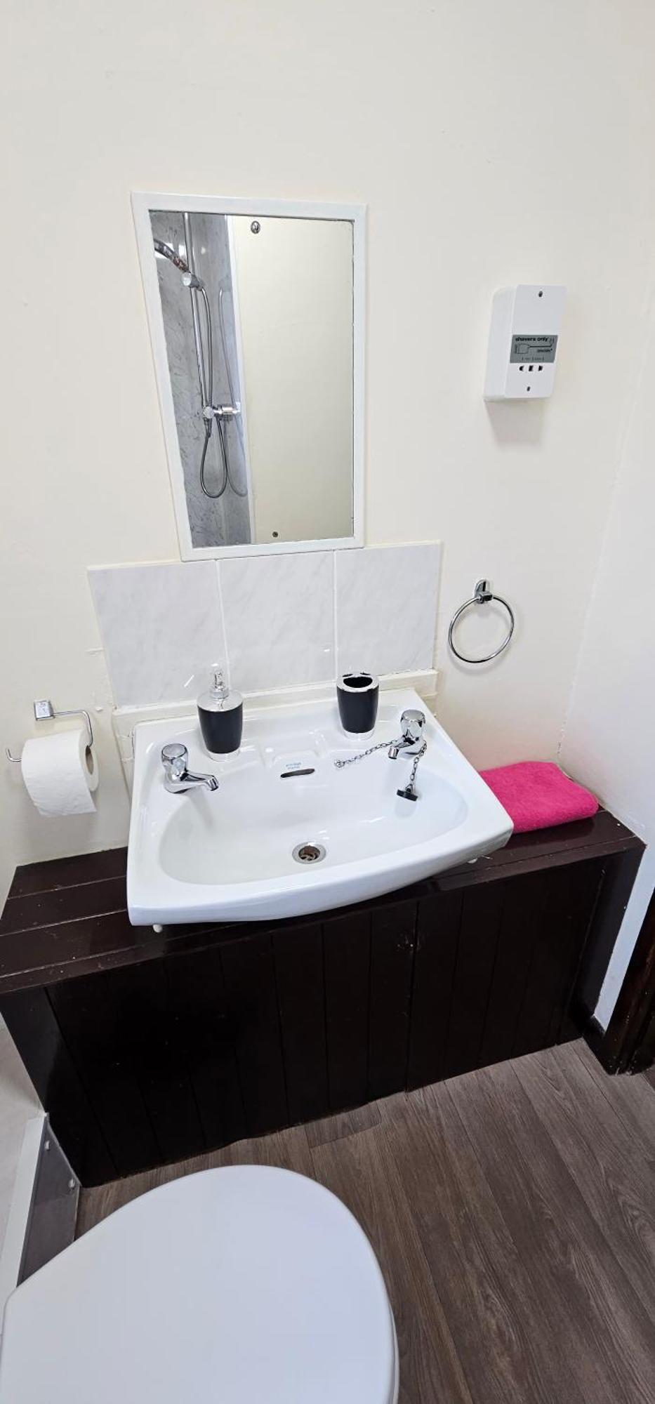 No 4 Trelawney Apartment - Onsite Bar - Restaurant - Horse Riding Menheniot Exterior foto