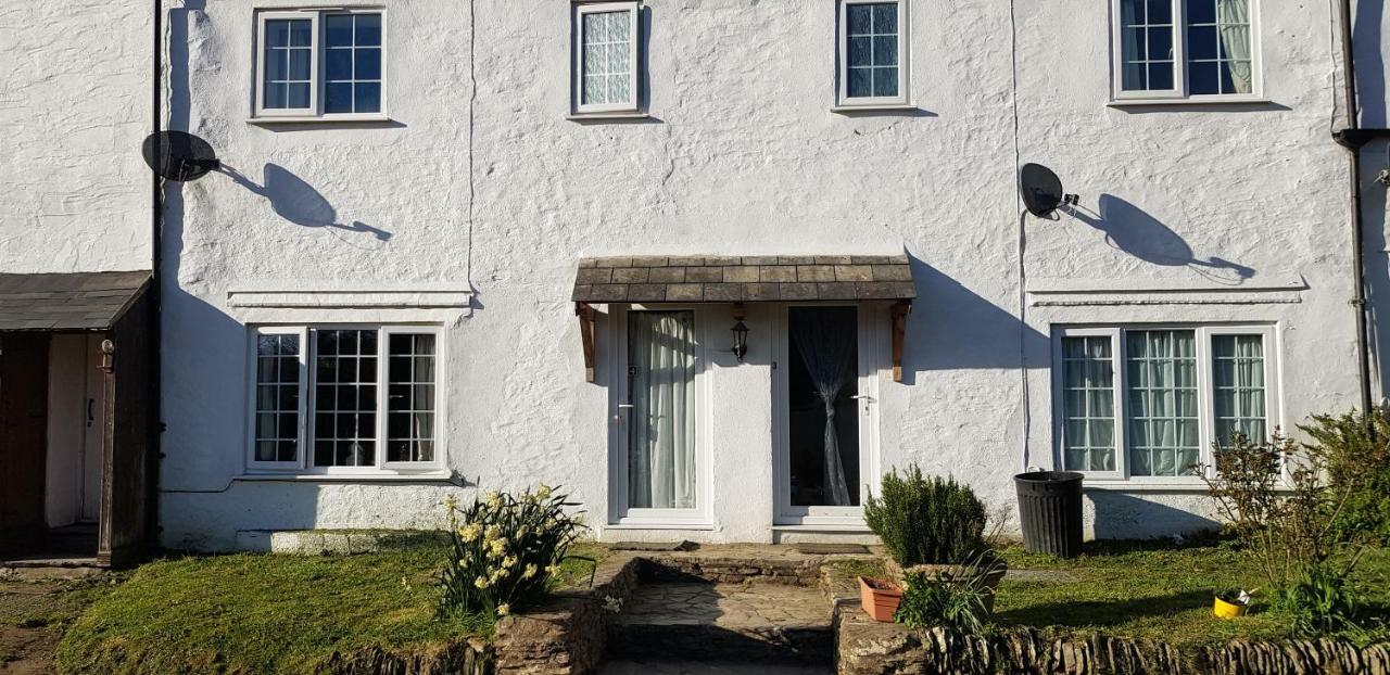 No 4 Trelawney Apartment - Onsite Bar - Restaurant - Horse Riding Menheniot Exterior foto